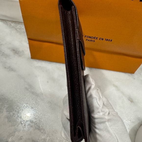 Louis Vuitton Pouch. - Picture 7 of 8